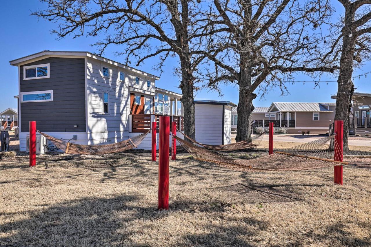 Tiny With Pool Access, 8 Mi To Downtown Austin! * Austin
