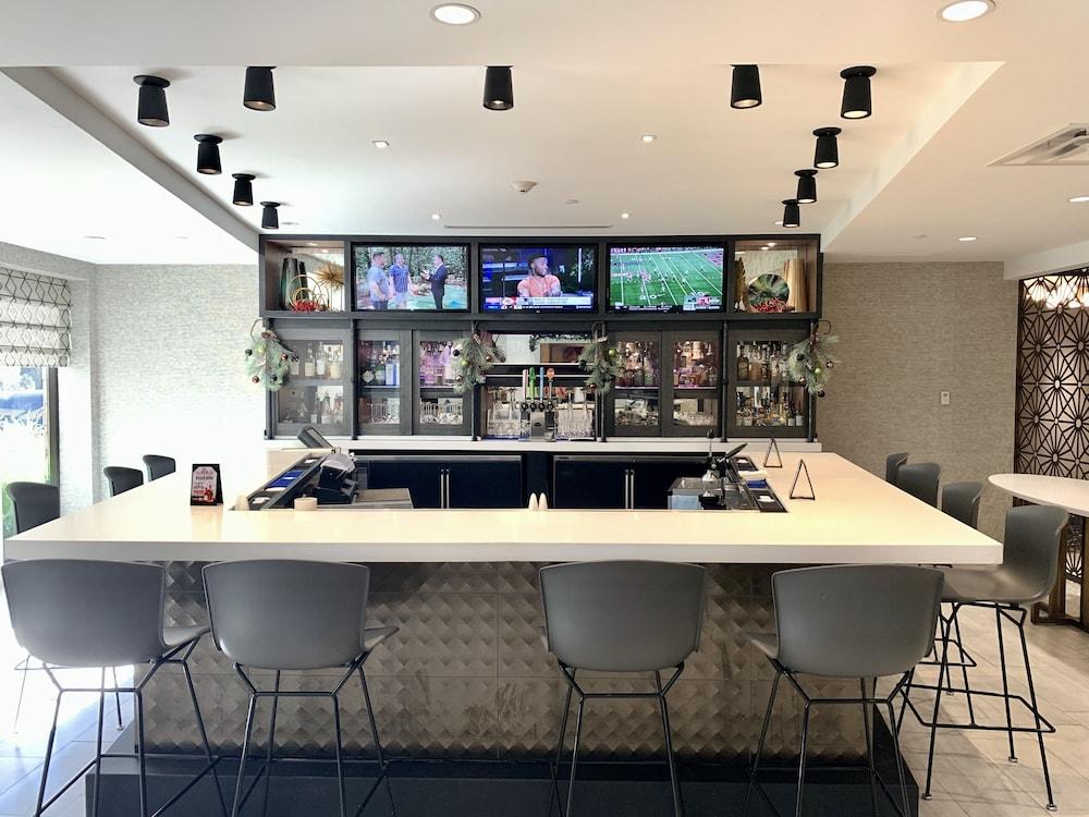 Doubletree By Hilton Austin-university Area Hotel