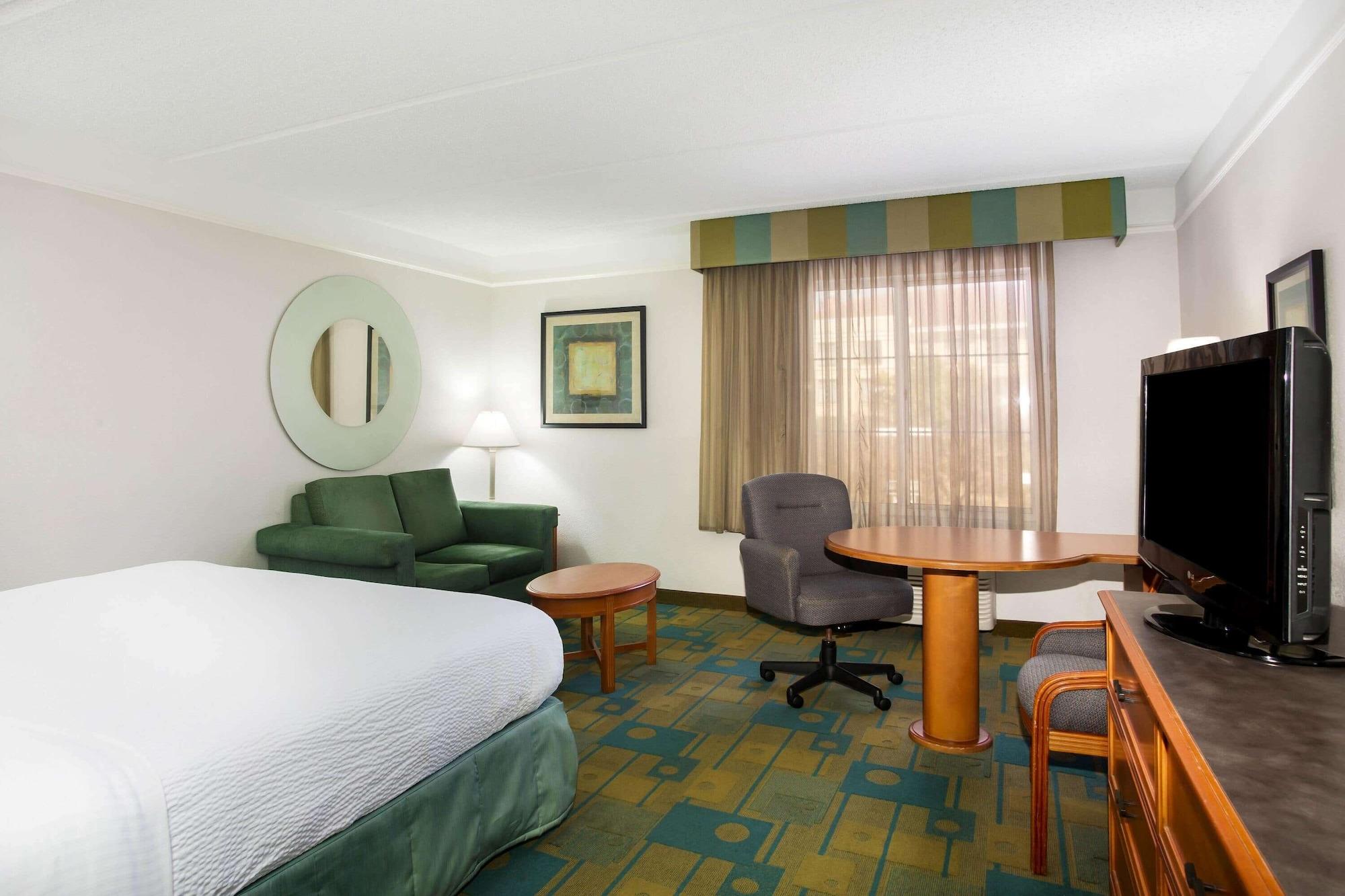 La Quinta By Wyndham Southwest 3*