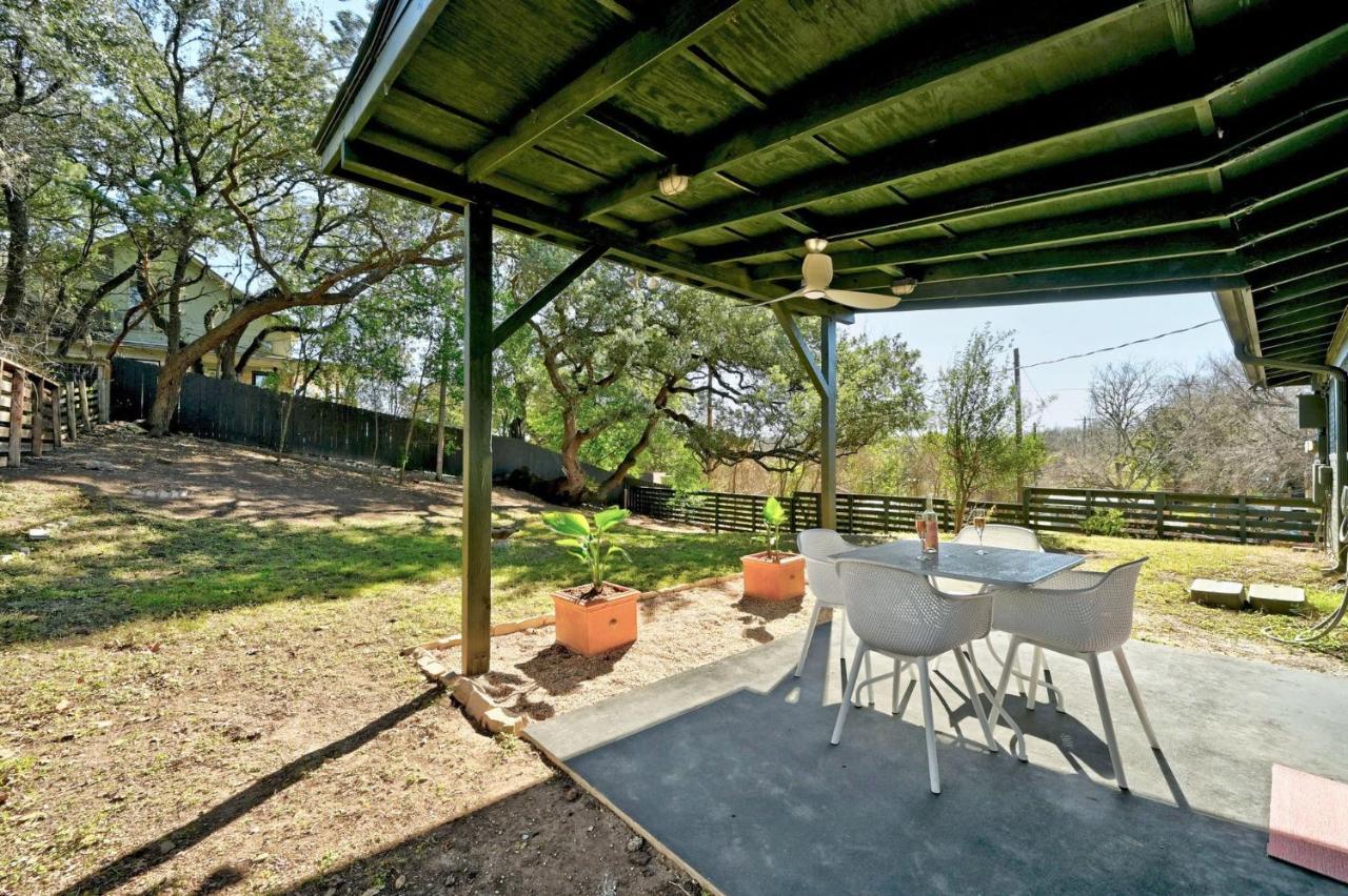 The Guava Door - Cheerful Mid-century - Big Yard, Free Parking Holiday home Austin