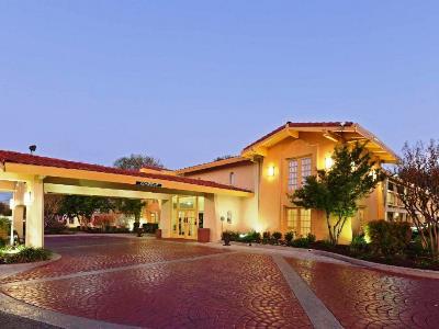 Hotel La Quinta By Wyndham Oltorf 3*