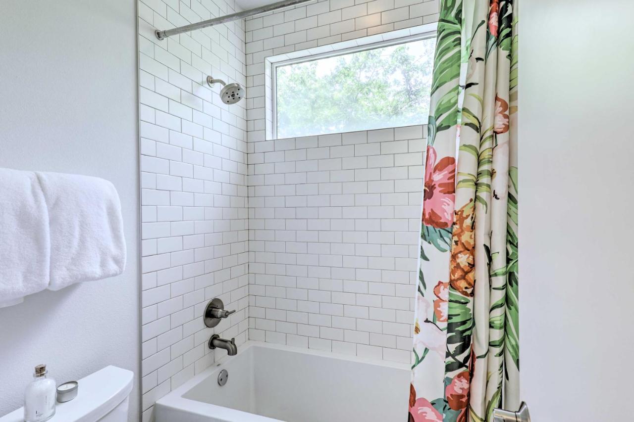 Sunny Abode Proximity To Parks And Dtwn Holiday home