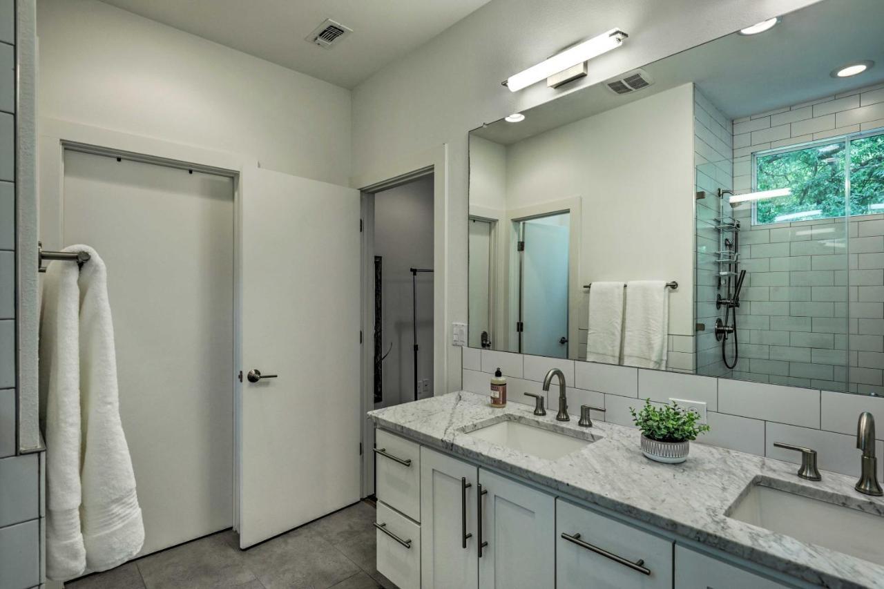 Sunny Abode Proximity To Parks And Dtwn Holiday home