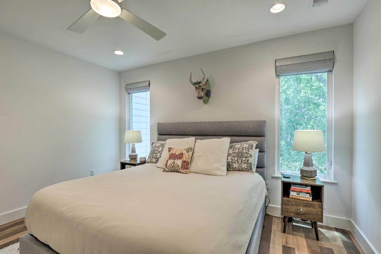 Sunny Abode Proximity To Parks And Dtwn Holiday home Austin