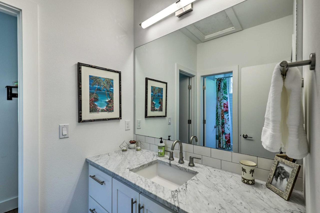 Sunny Abode Proximity To Parks And Dtwn Holiday home *