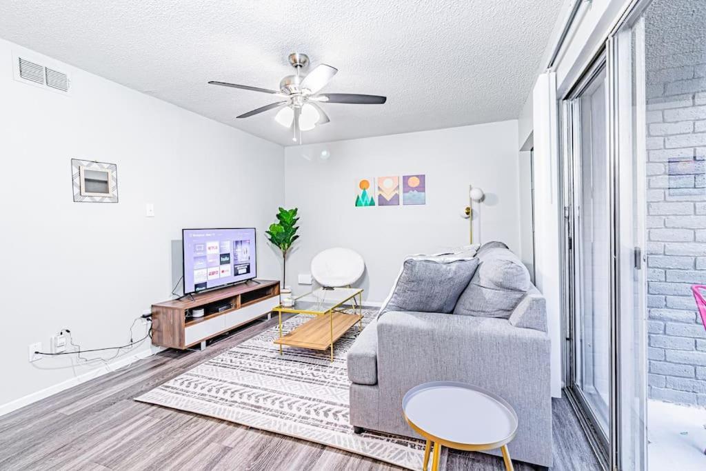 Vivant - Sola Chic King Bed Suites, Close To Downtown *