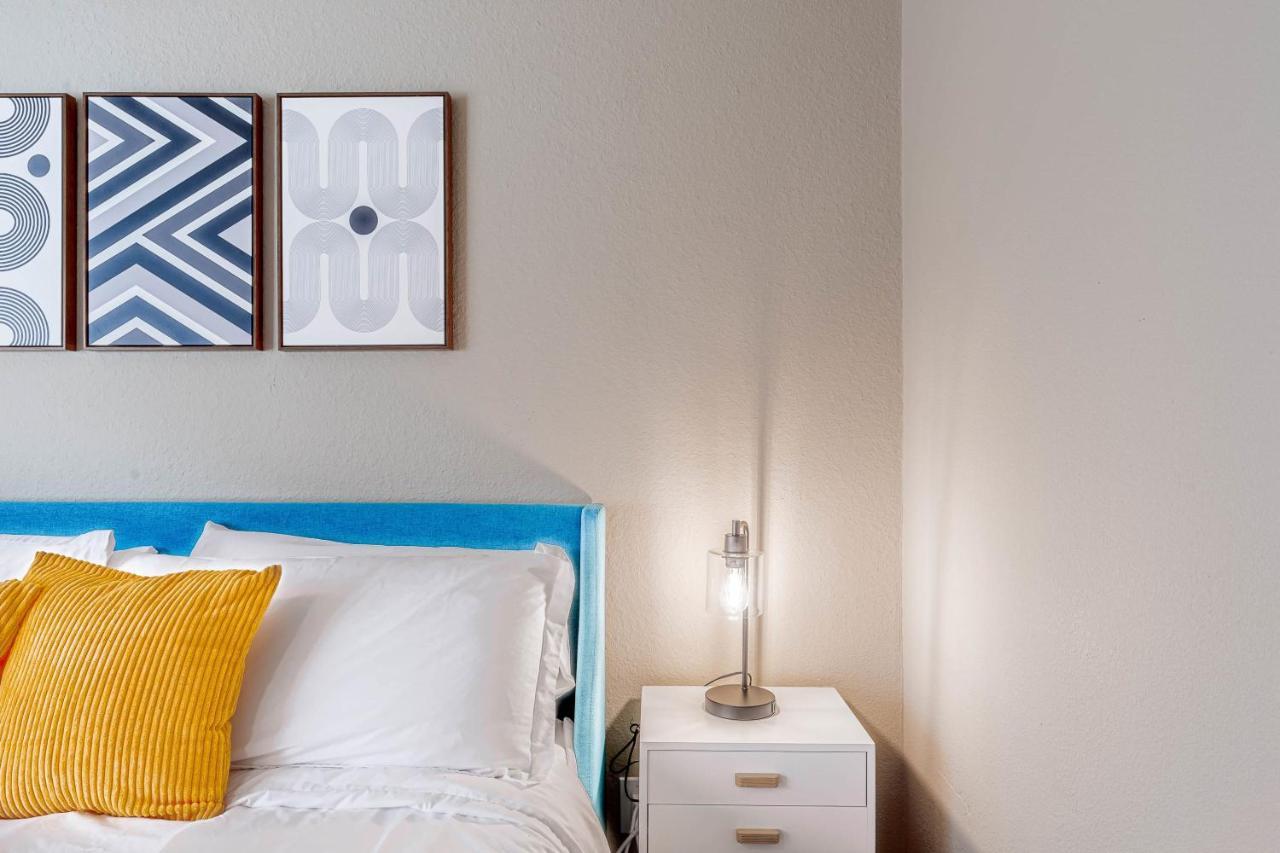 Extended Next To Downtown * Austin