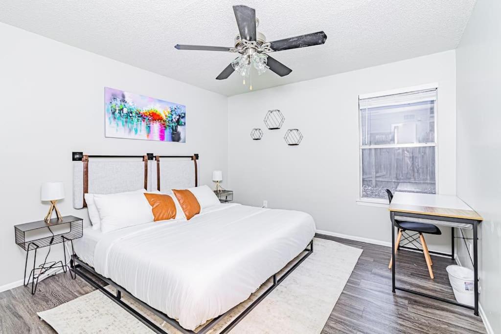 Vivant - Sola Chic King Bed Suites, Close To Downtown *