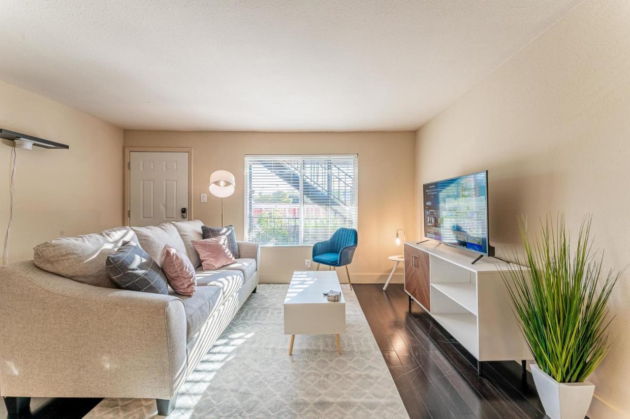 Apartment Extended Next To Downtown Austin