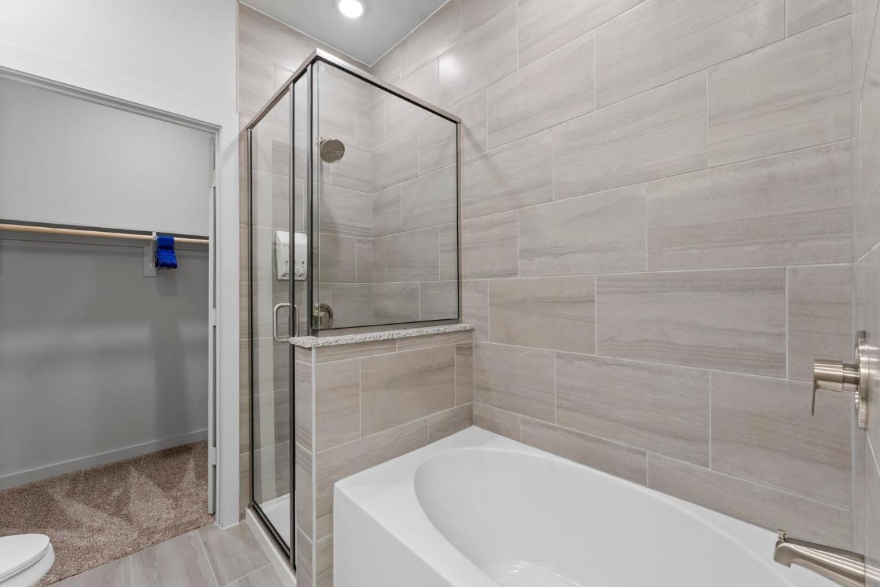 Luxury Central Apts - Free Parking, Gym, Fast Wifi * Austin