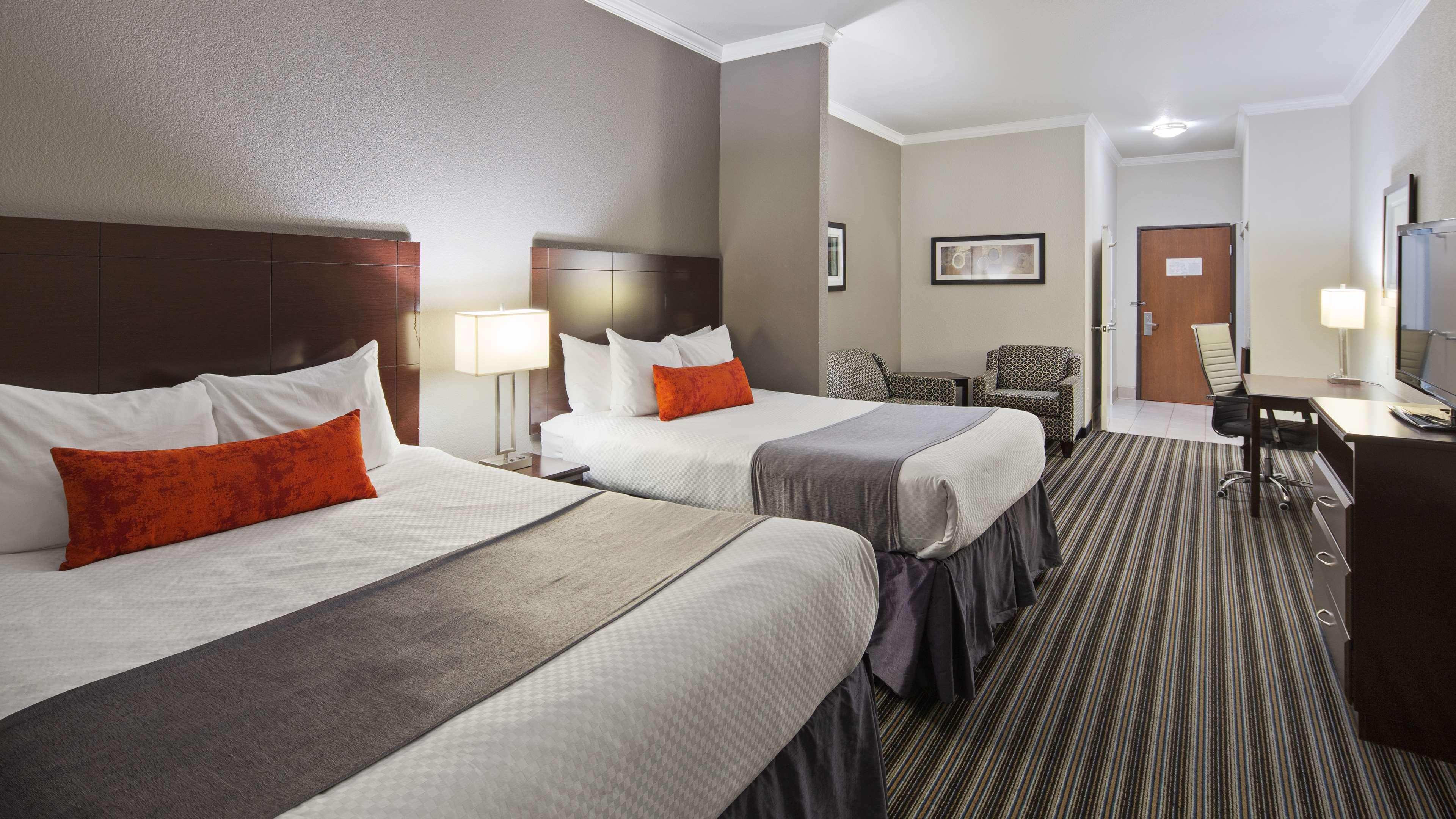 Hotel Western Airport & 3*