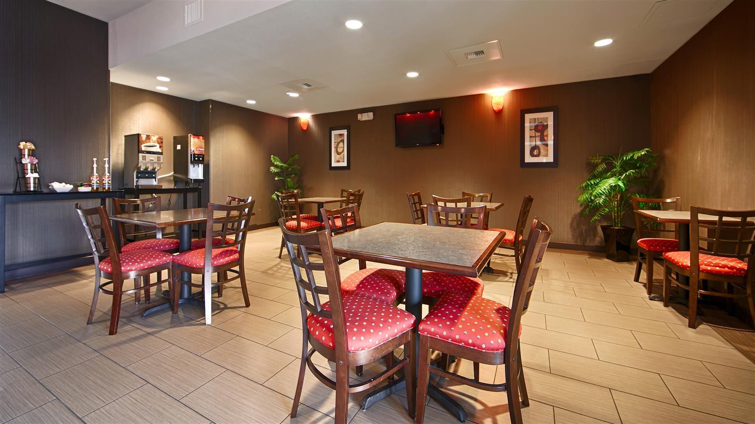 Hotel Western Airport & 3*