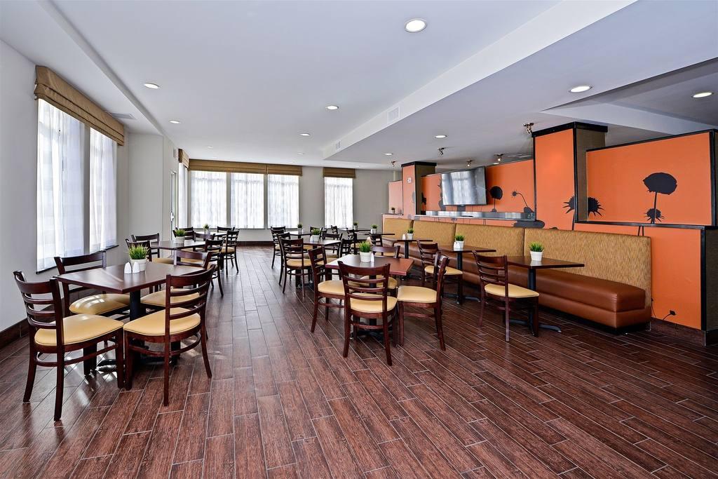 Sleep & North - I-35 Hotel 2*