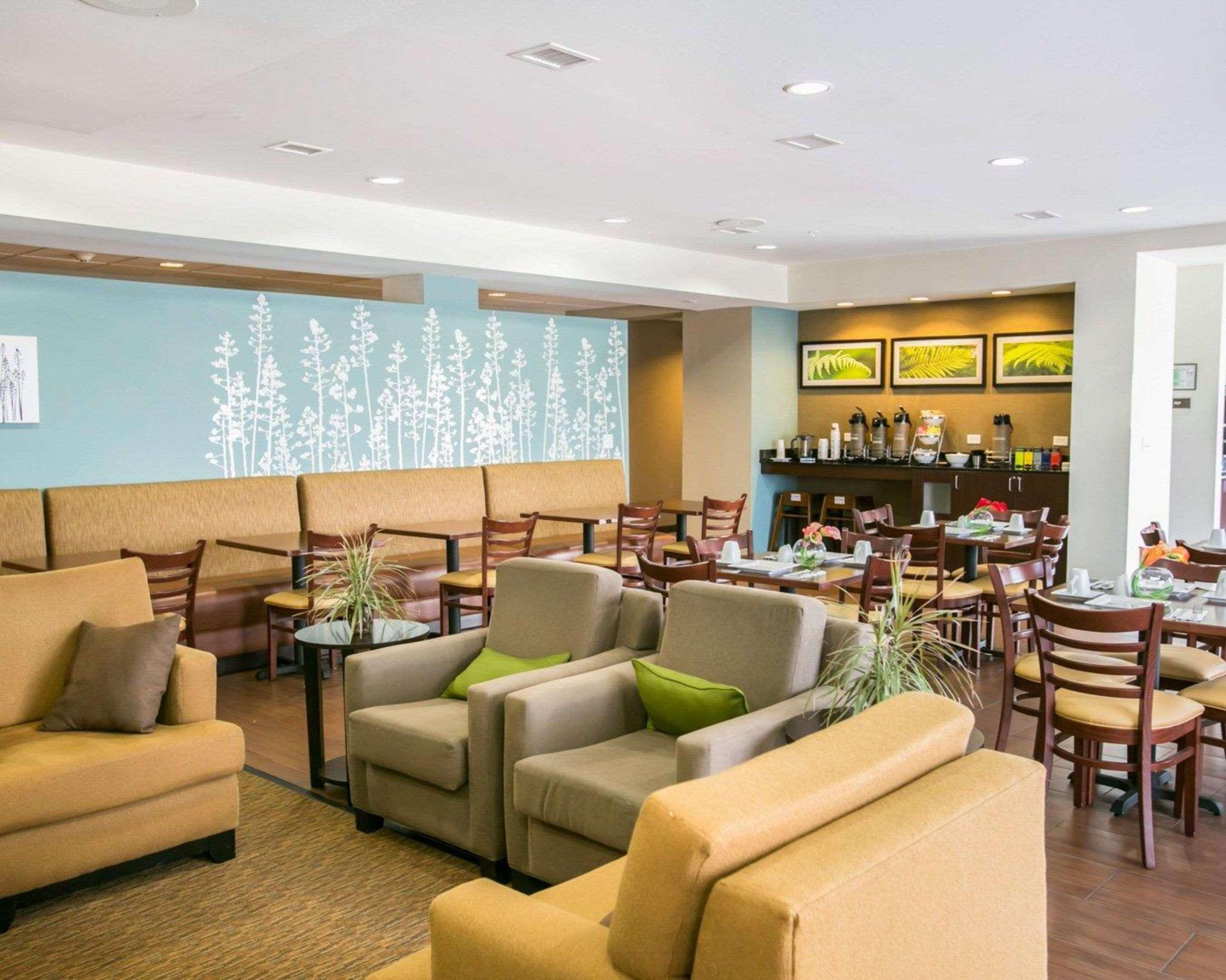 Sleep & North - I-35 Hotel