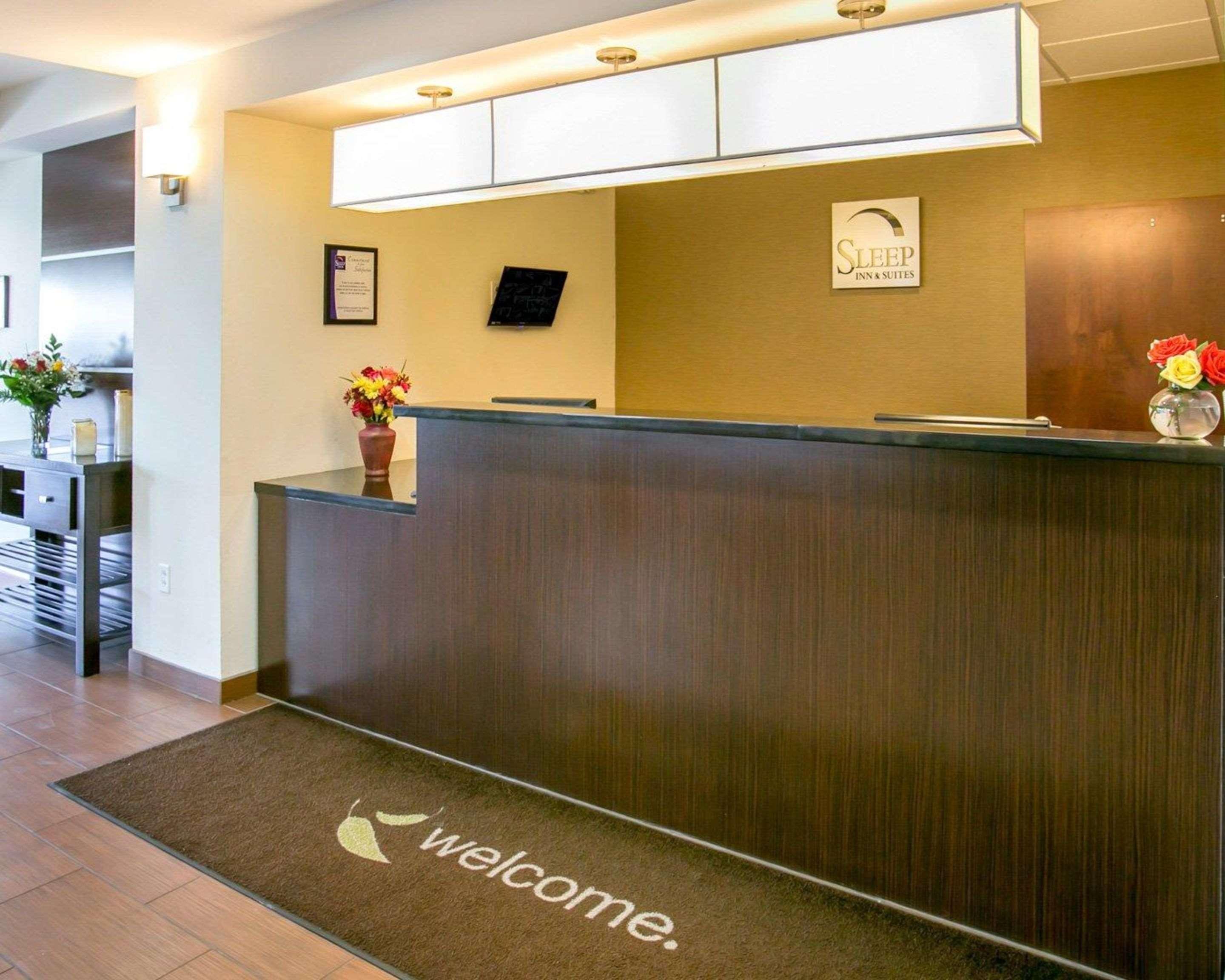 Sleep & North - I-35 Hotel 2*