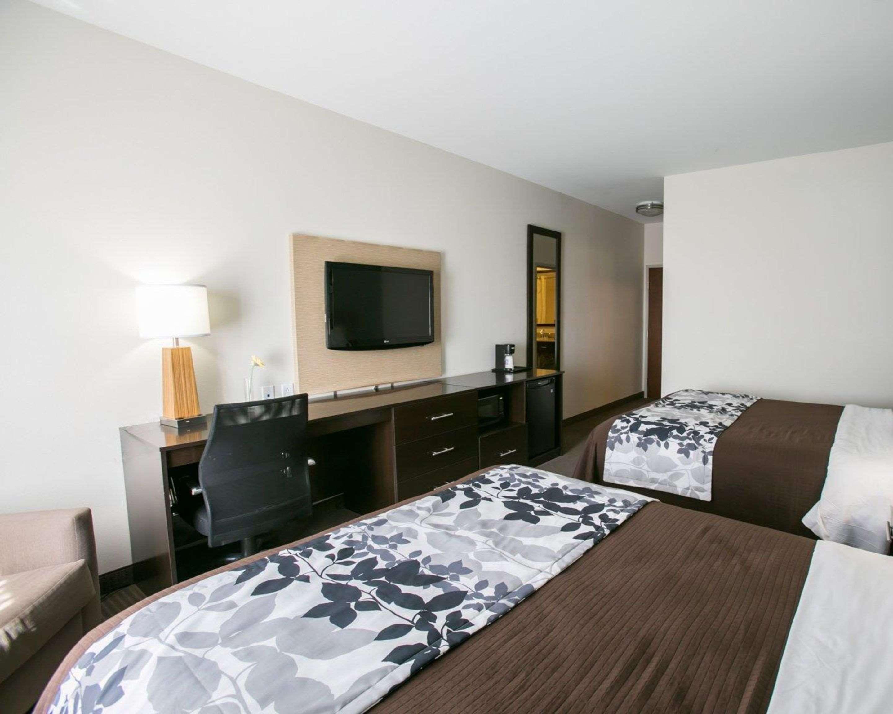 Hotel Sleep & North - I-35