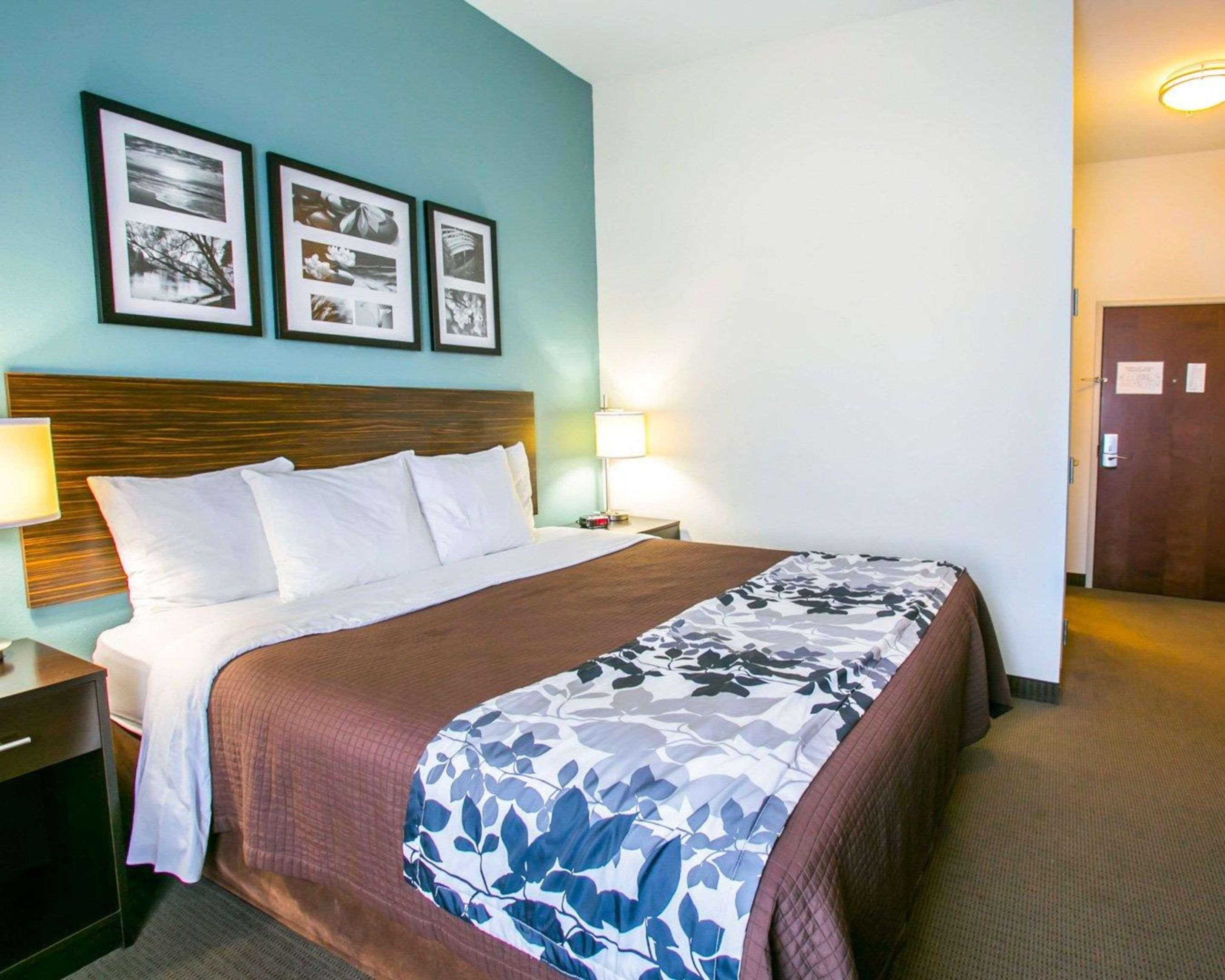 Sleep & North - I-35 Hotel Austin