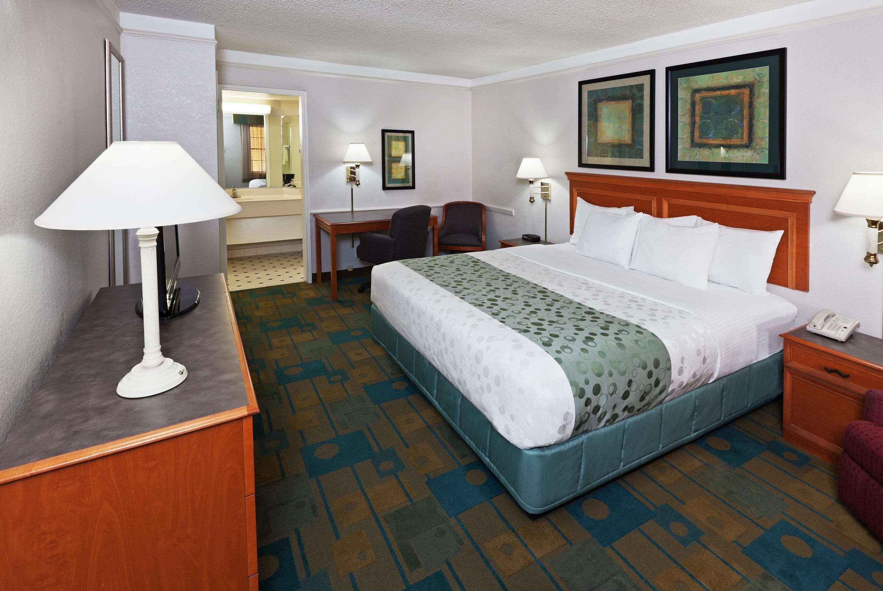 Hotel La Quinta By Wyndham Oltorf 3*