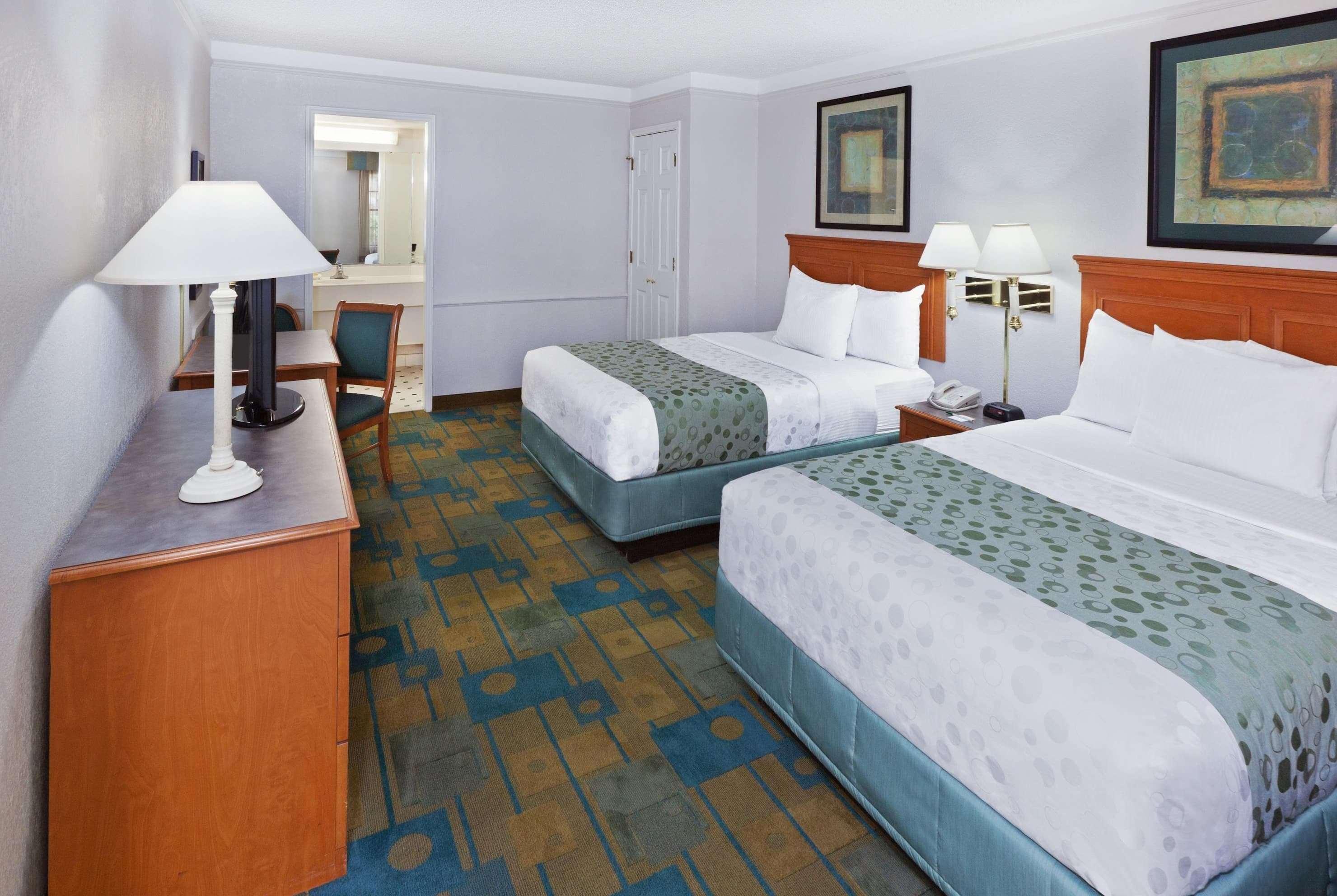 Hotel La Quinta By Wyndham Oltorf 3*