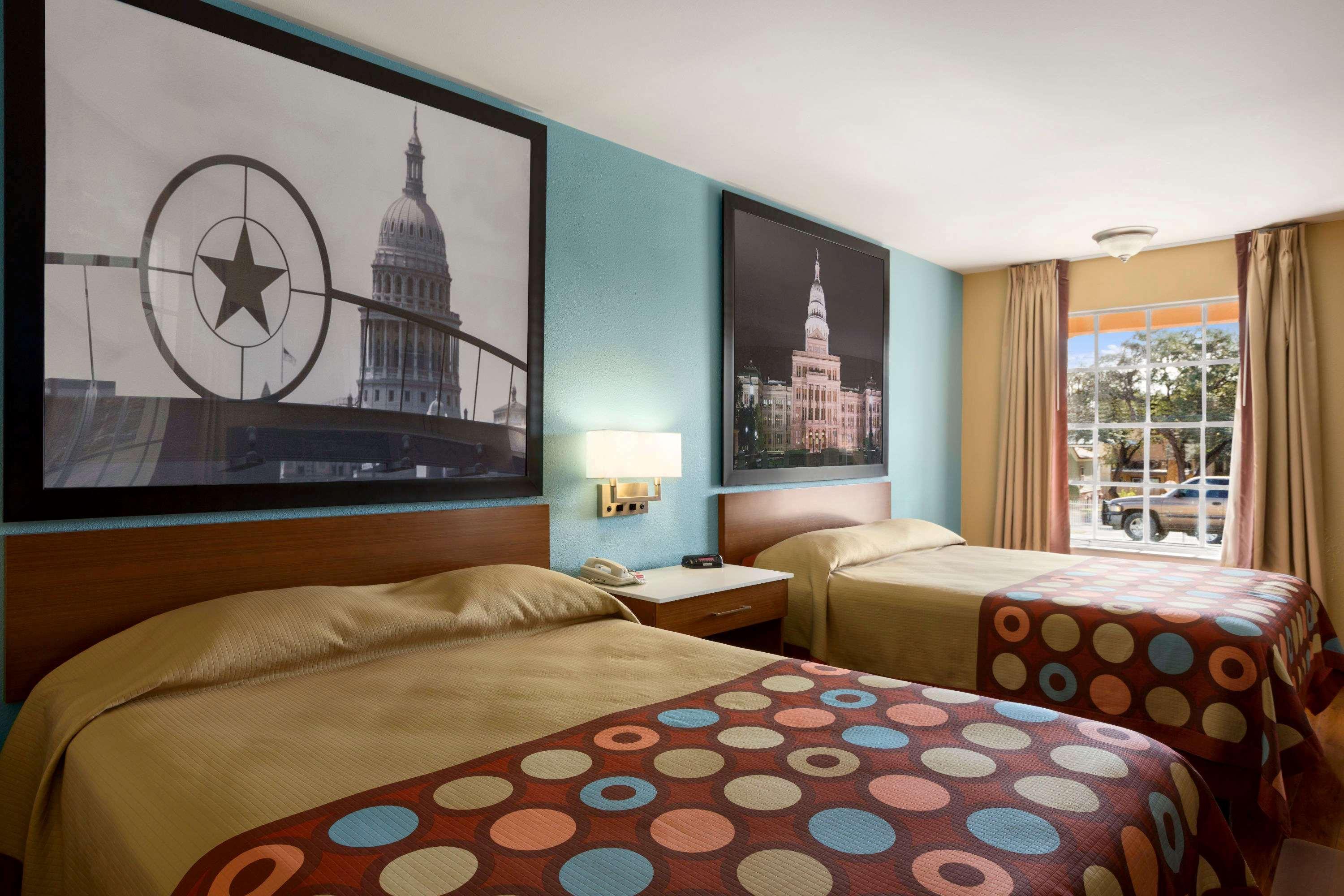 Super 8 By Wyndham Downtown/capitol Area Motel Austin