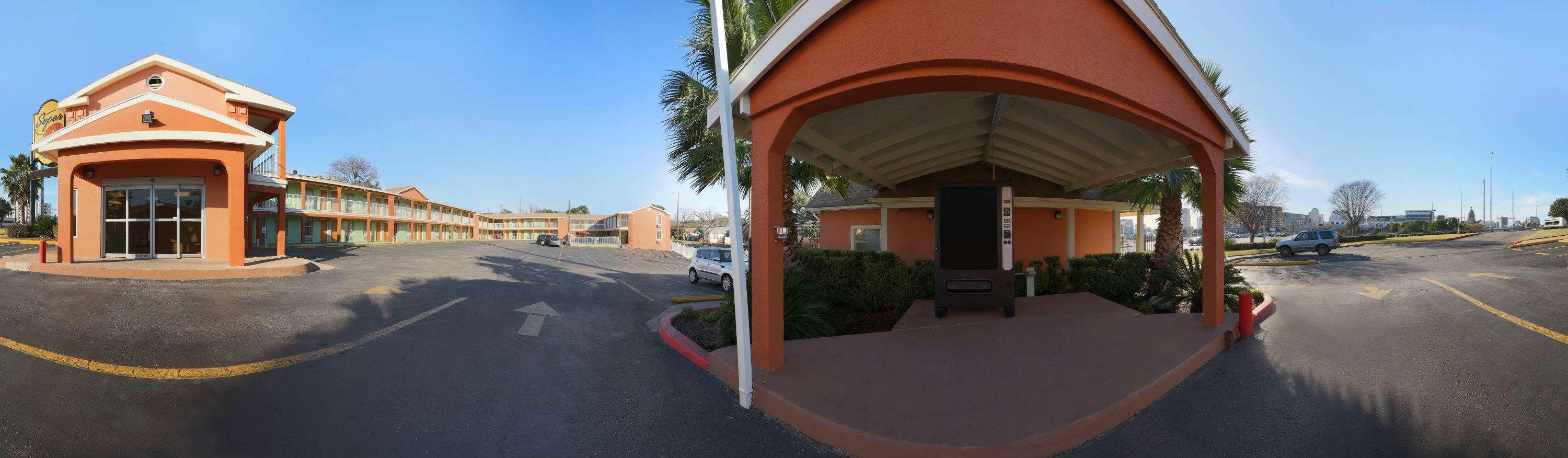 Super 8 By Wyndham Downtown/capitol Area 2* Austin