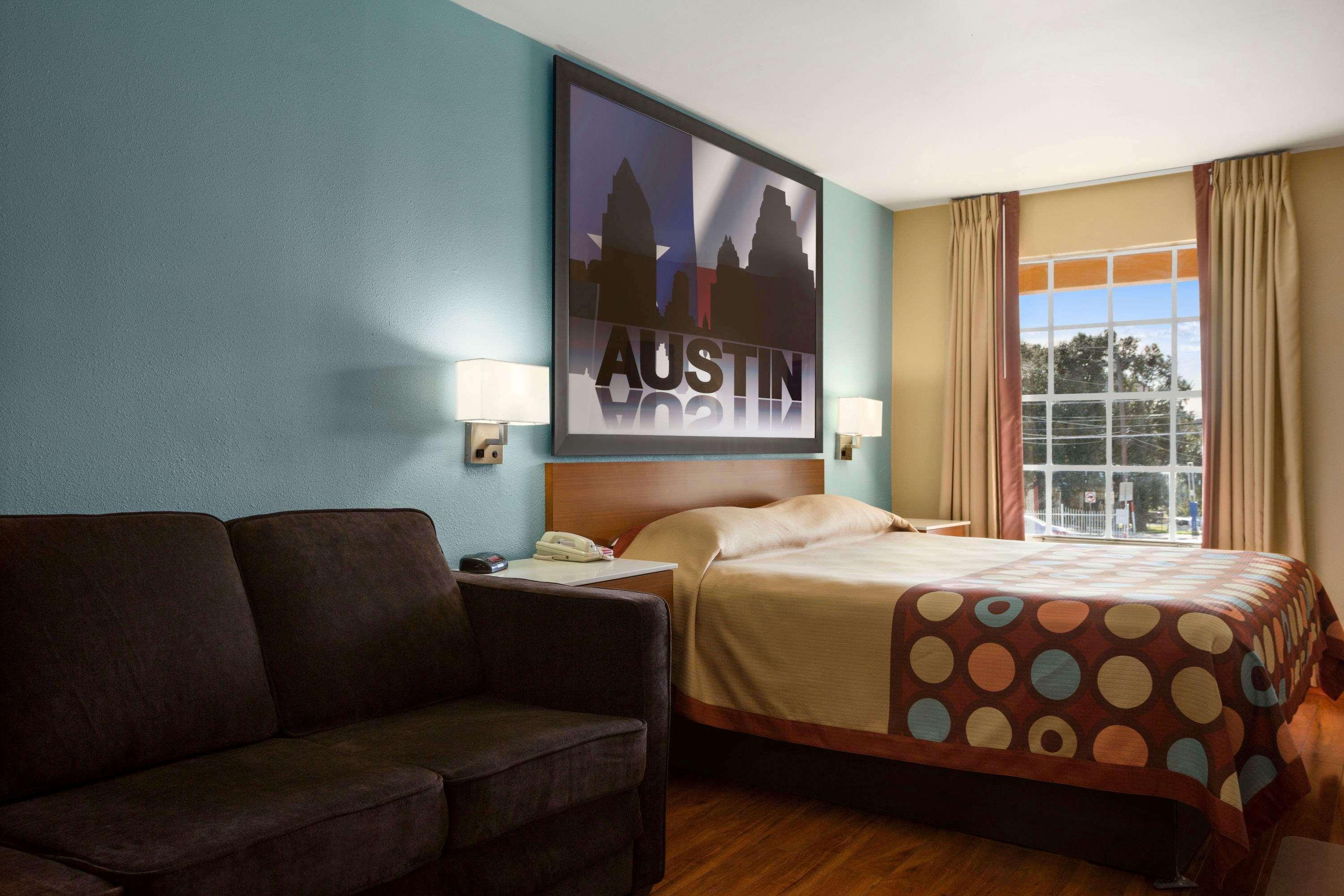 Motel Super 8 By Wyndham Downtown/capitol Area 2*