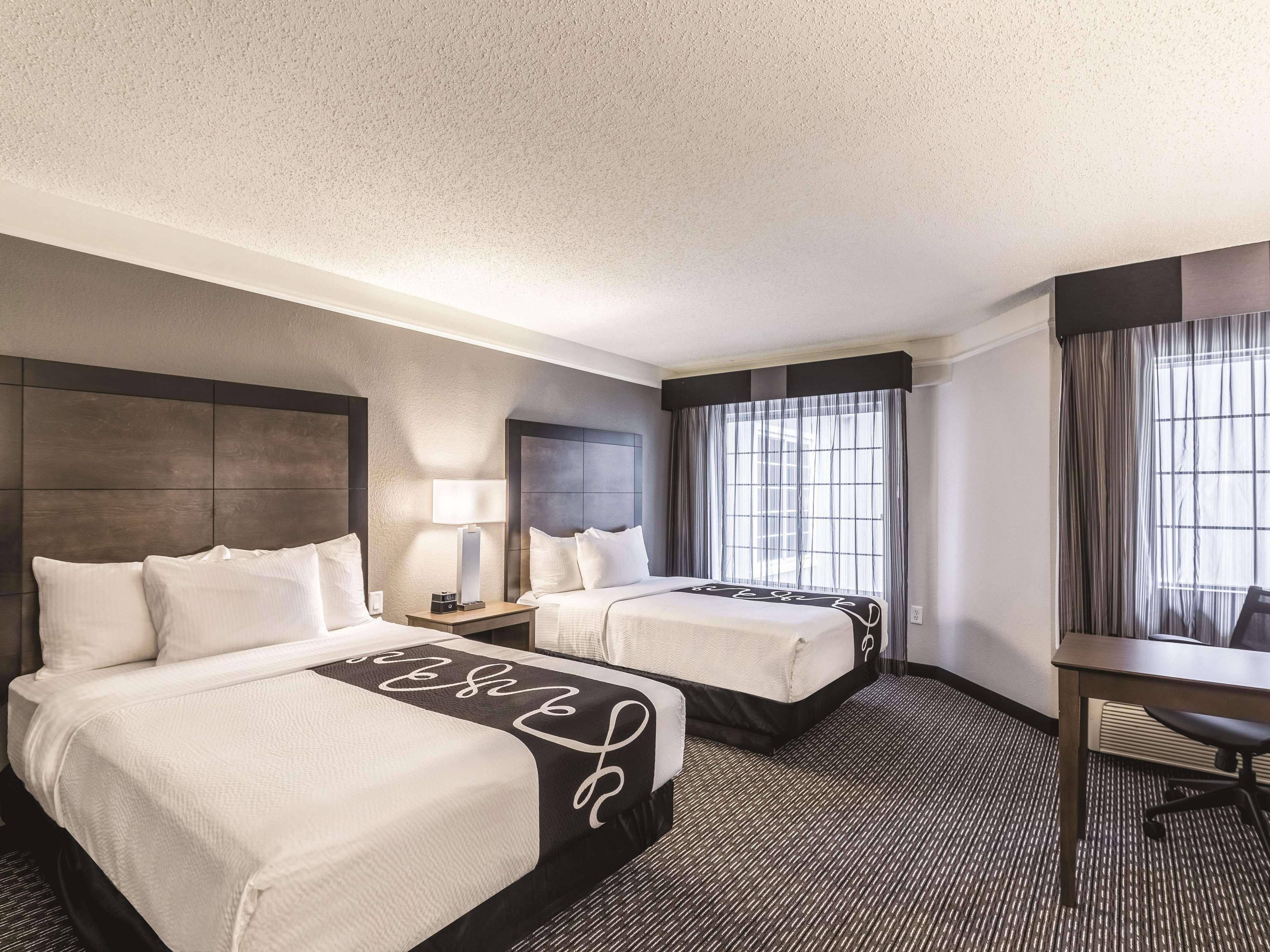 Hotel La Quinta By Wyndham At The Domain 3*