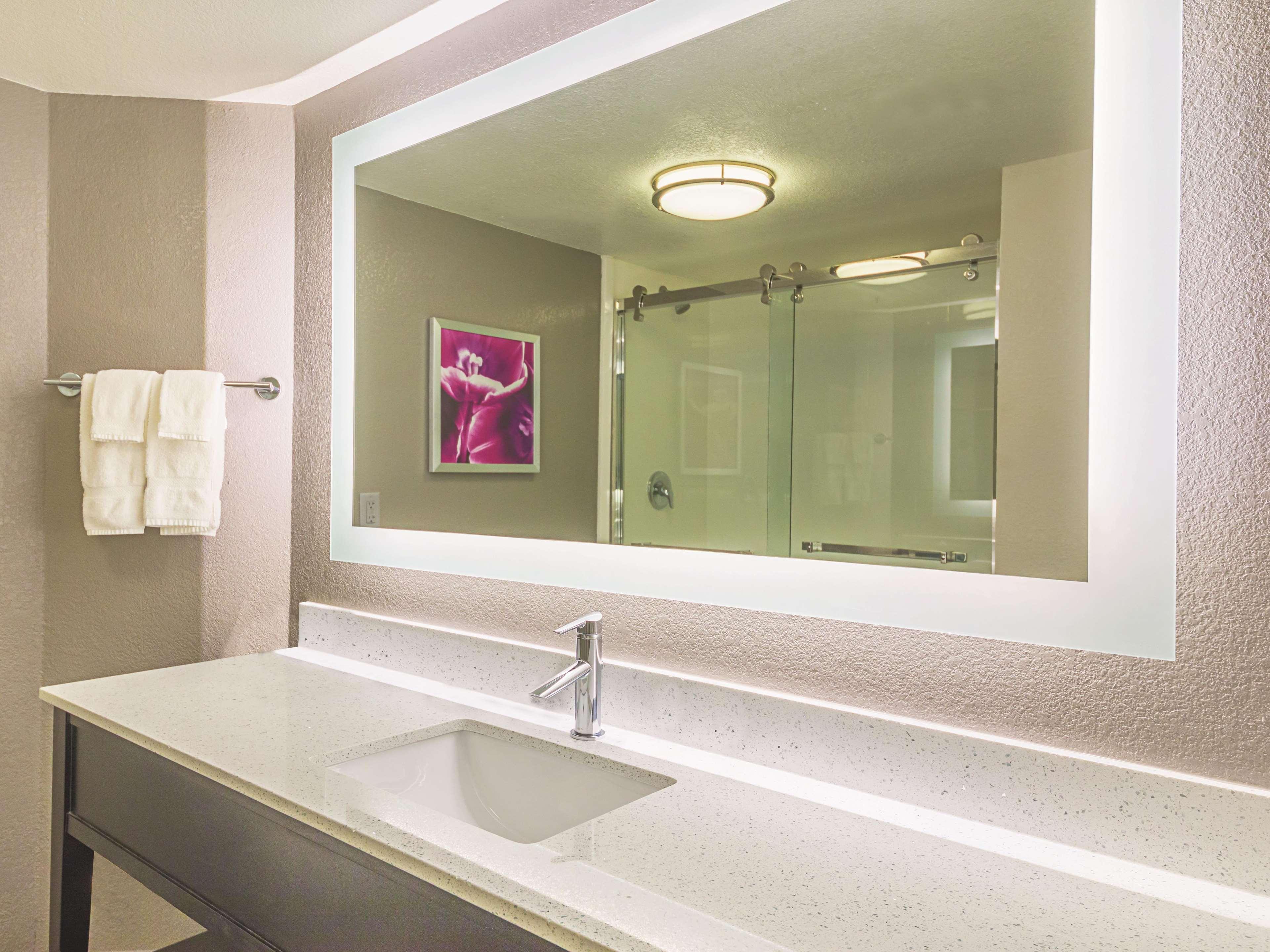 La Quinta By Wyndham At The Domain Hotel 3*