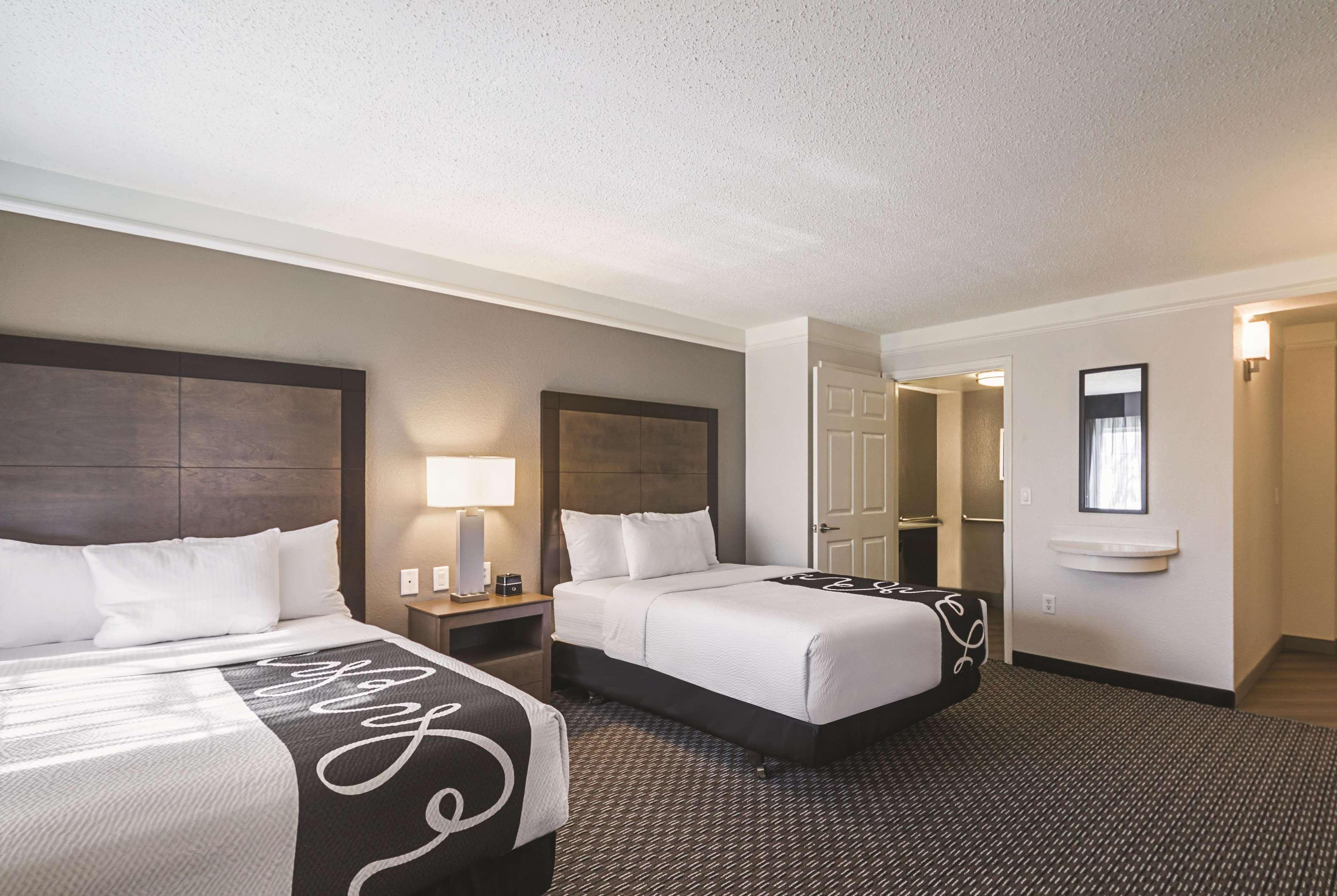 Hotel La Quinta By Wyndham At The Domain 3*