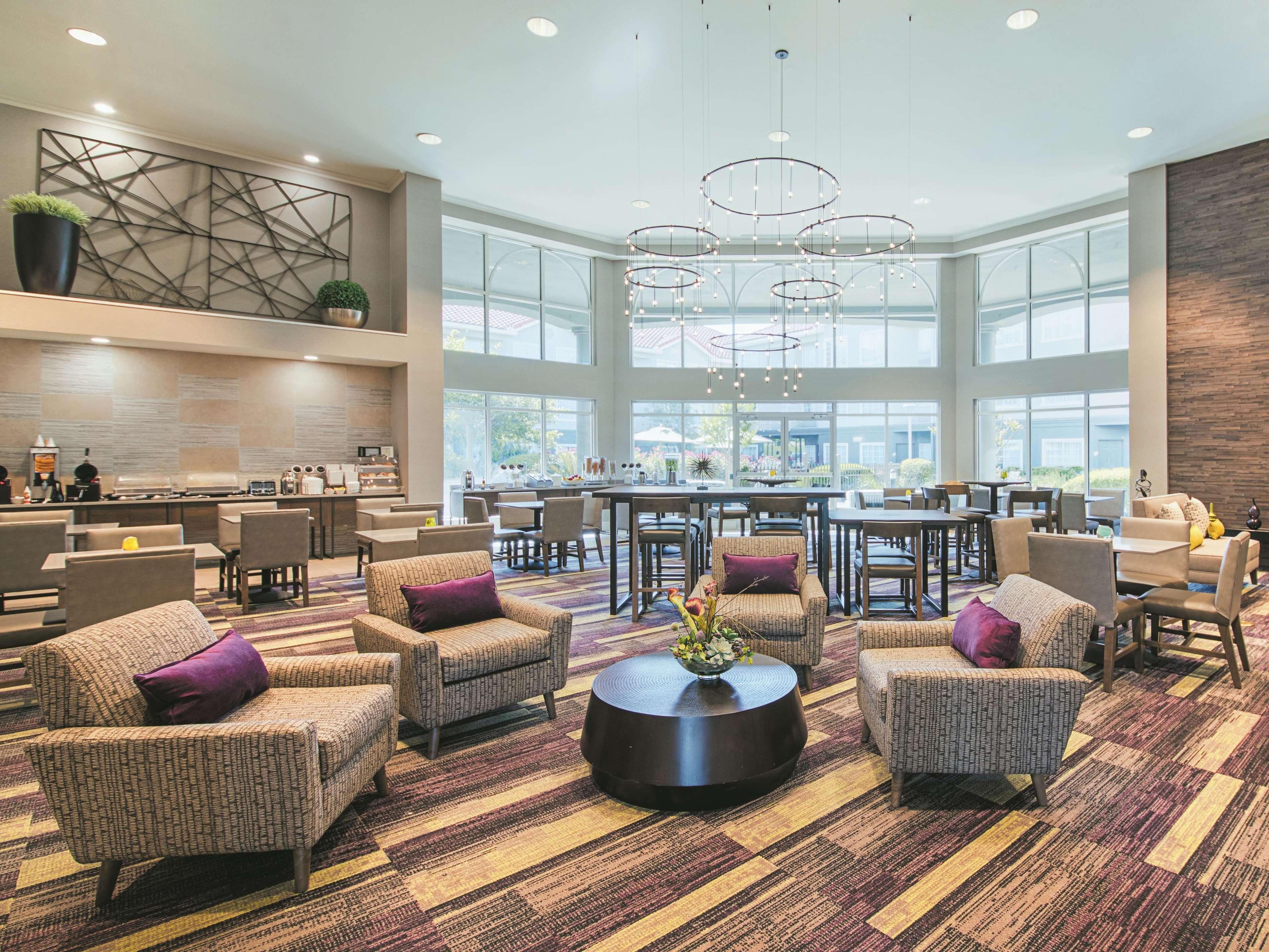La Quinta By Wyndham At The Domain 3*
