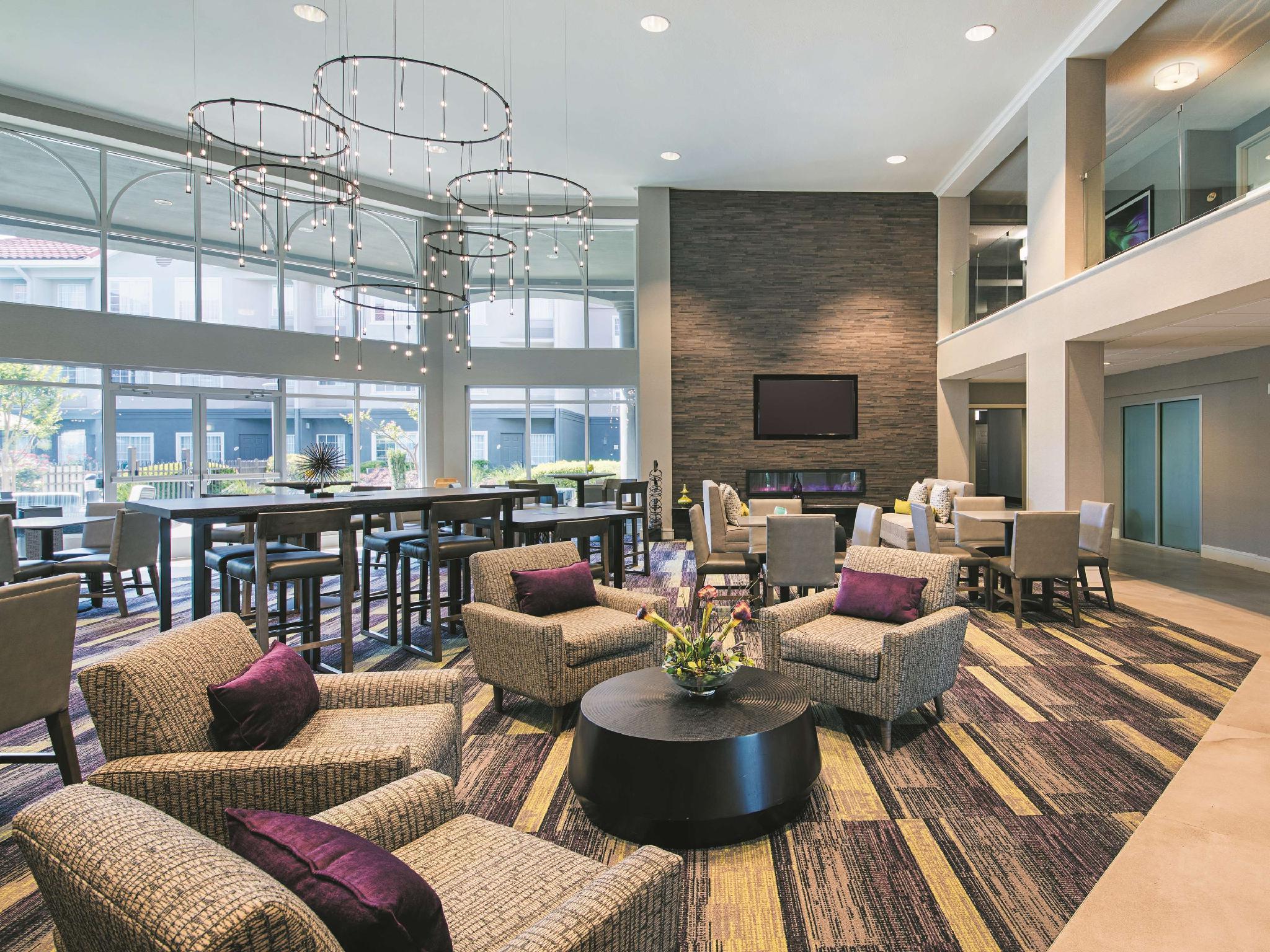La Quinta By Wyndham At The Domain Hotel 3*