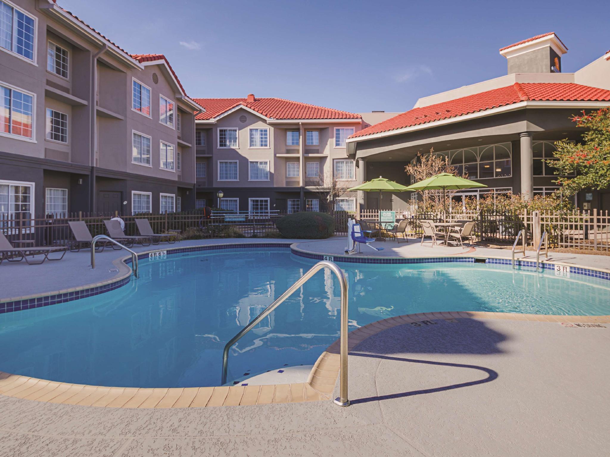 La Quinta By Wyndham At The Domain Hotel 3*