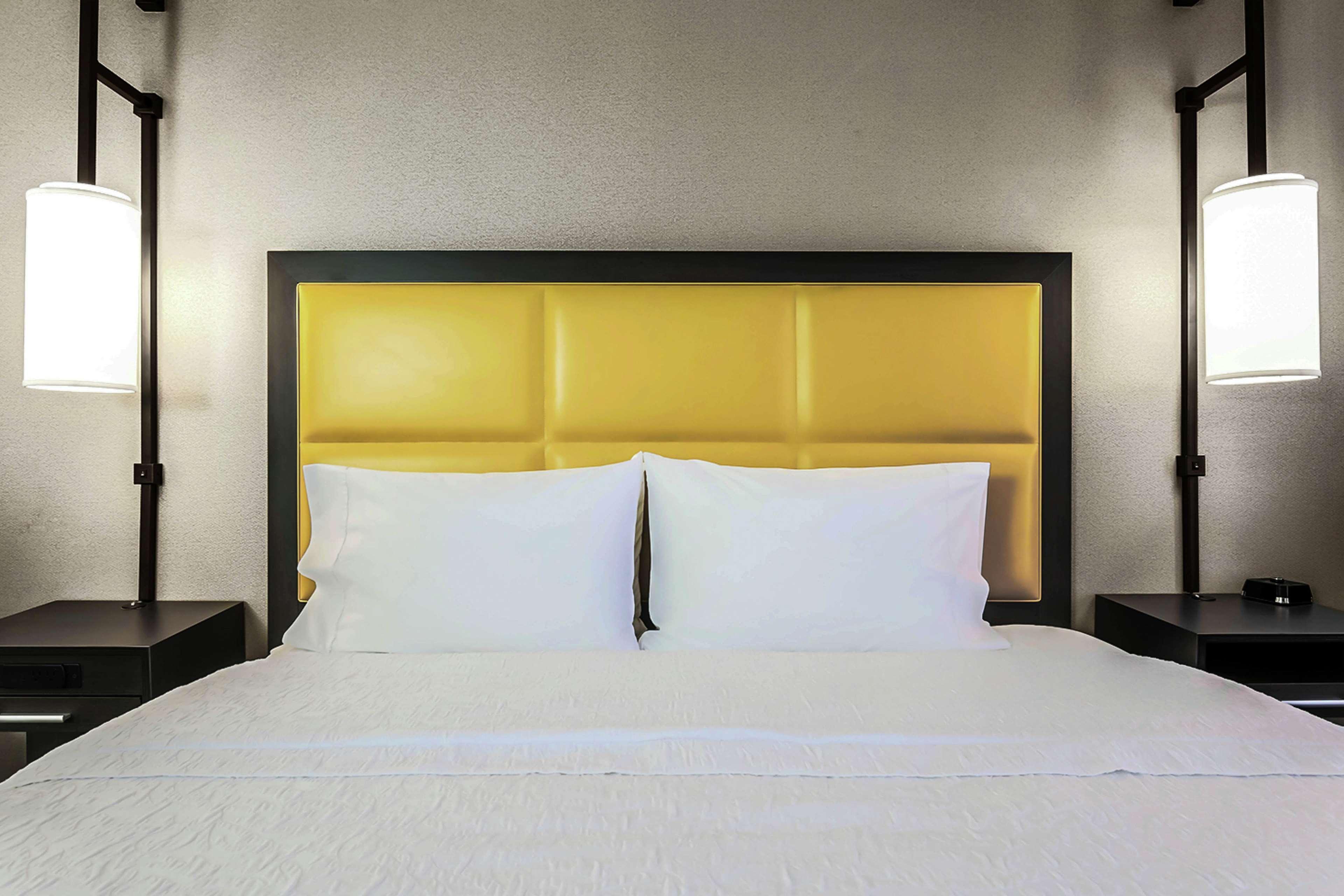 Hampton Inn & Suites Austin-Downtown/Convention Center Hotel