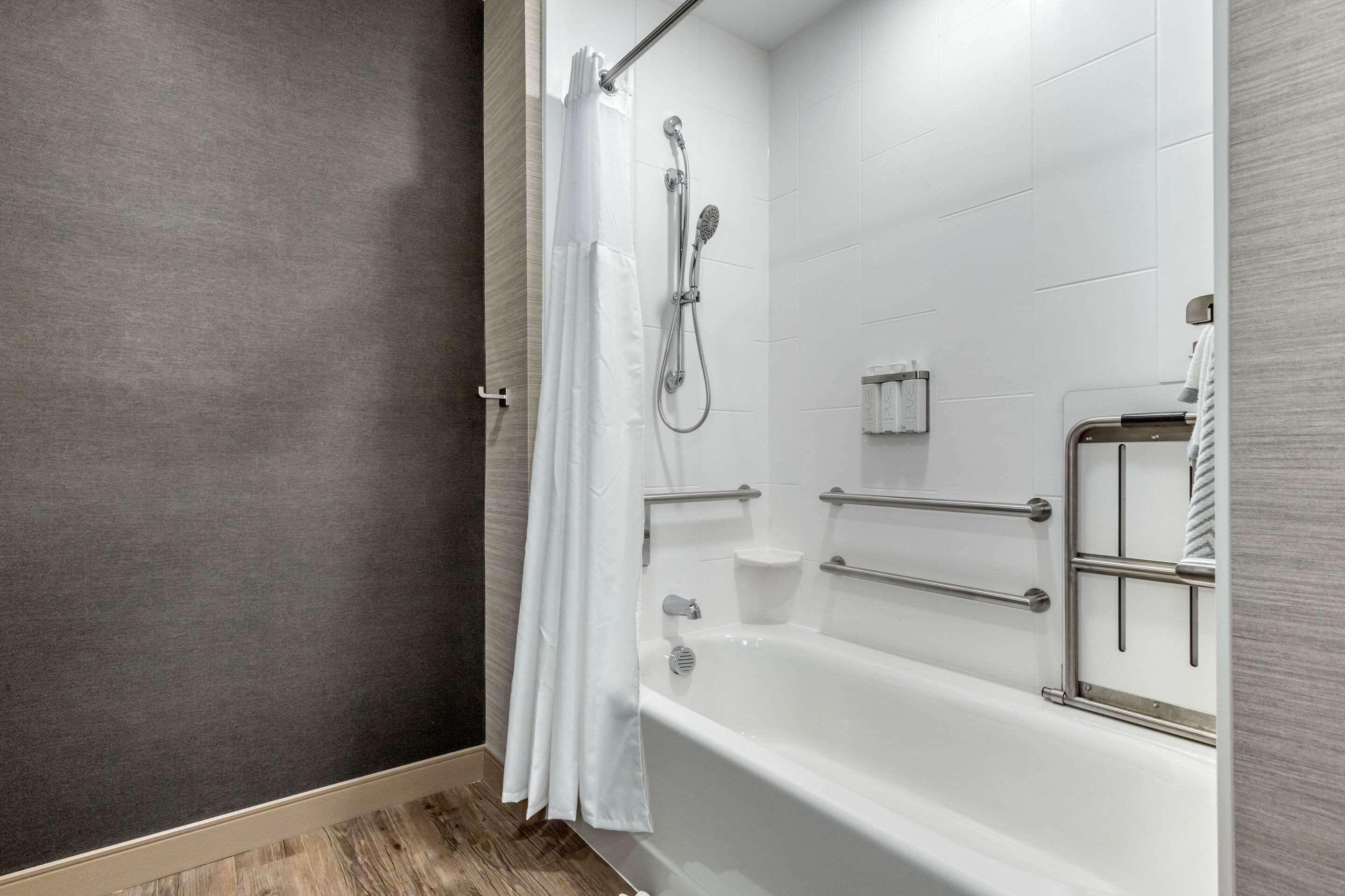 Cambria Airport Hotel Austin