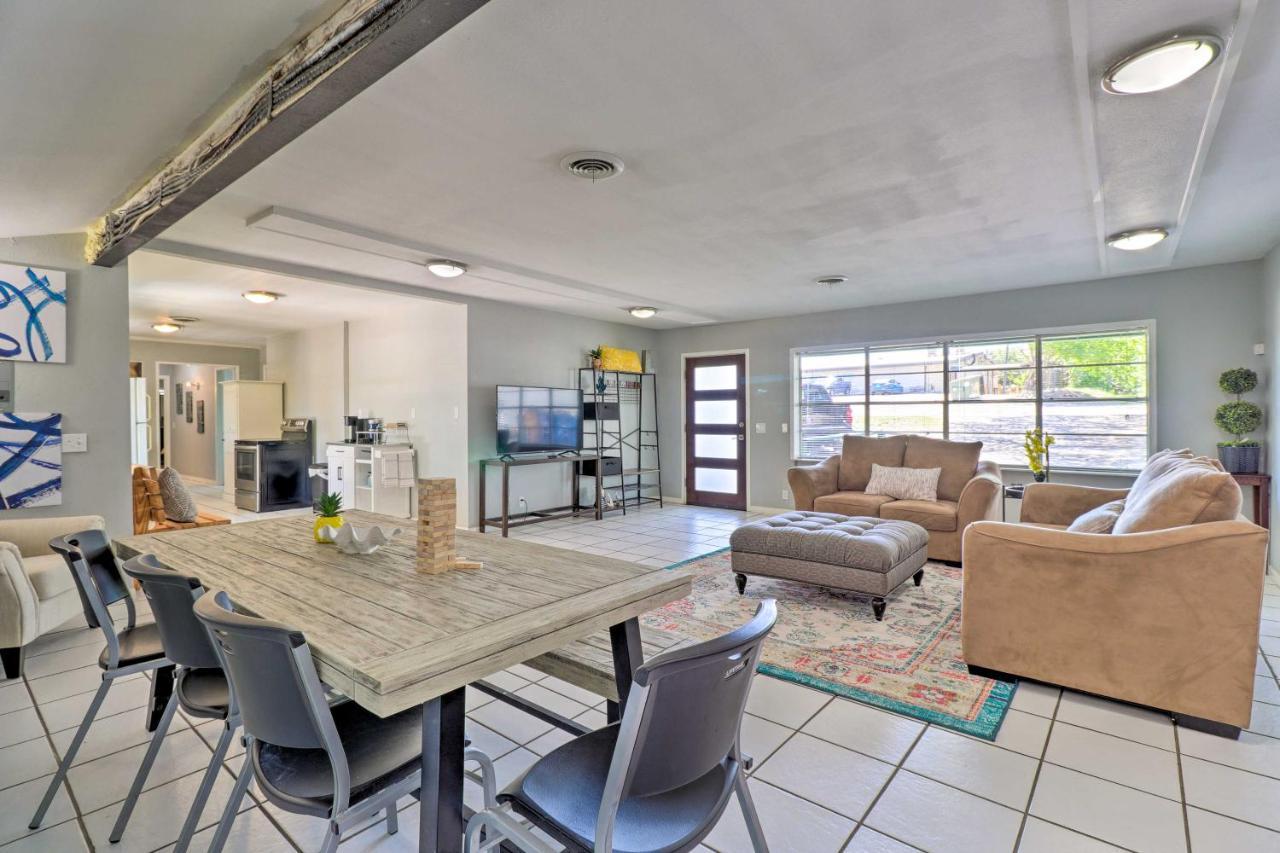 Holiday home Renovated With Yard About 9 Mi To Dtwn! *