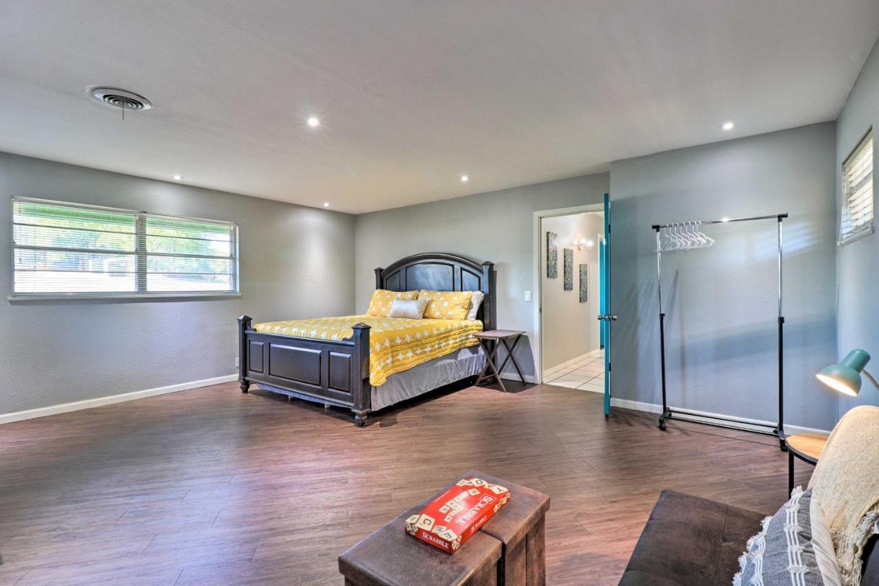 Holiday home Renovated With Yard About 9 Mi To Dtwn! *