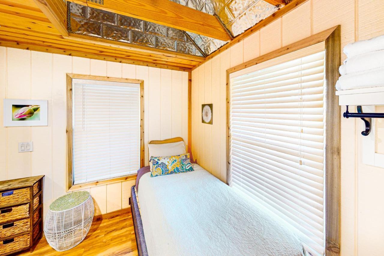Cabin-style Book House & Writing Barn Holiday home *