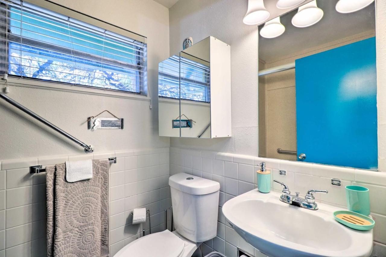 Holiday home Renovated With Yard About 9 Mi To Dtwn! *