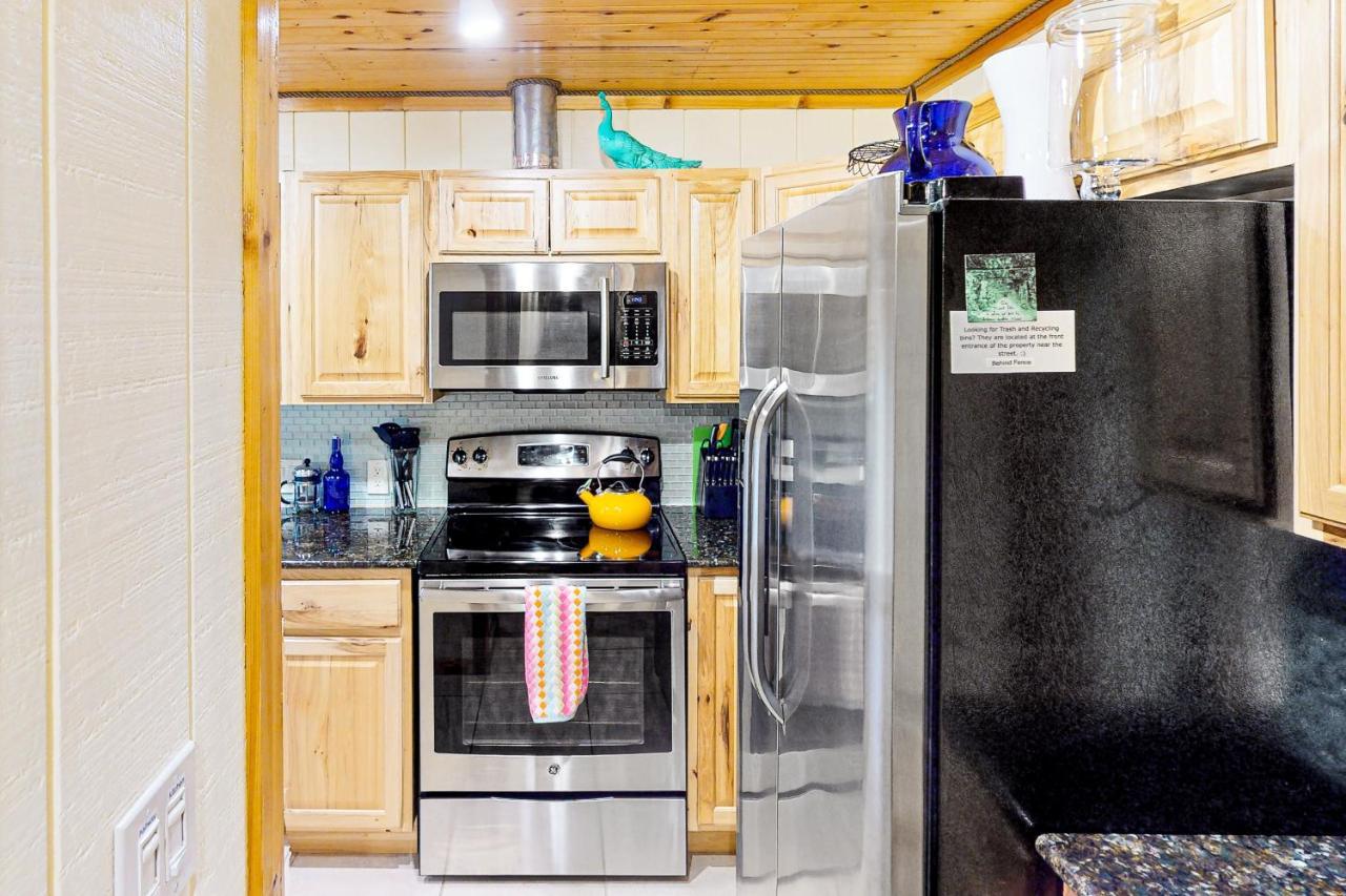 Cabin-style Book House & Writing Barn Holiday home Austin