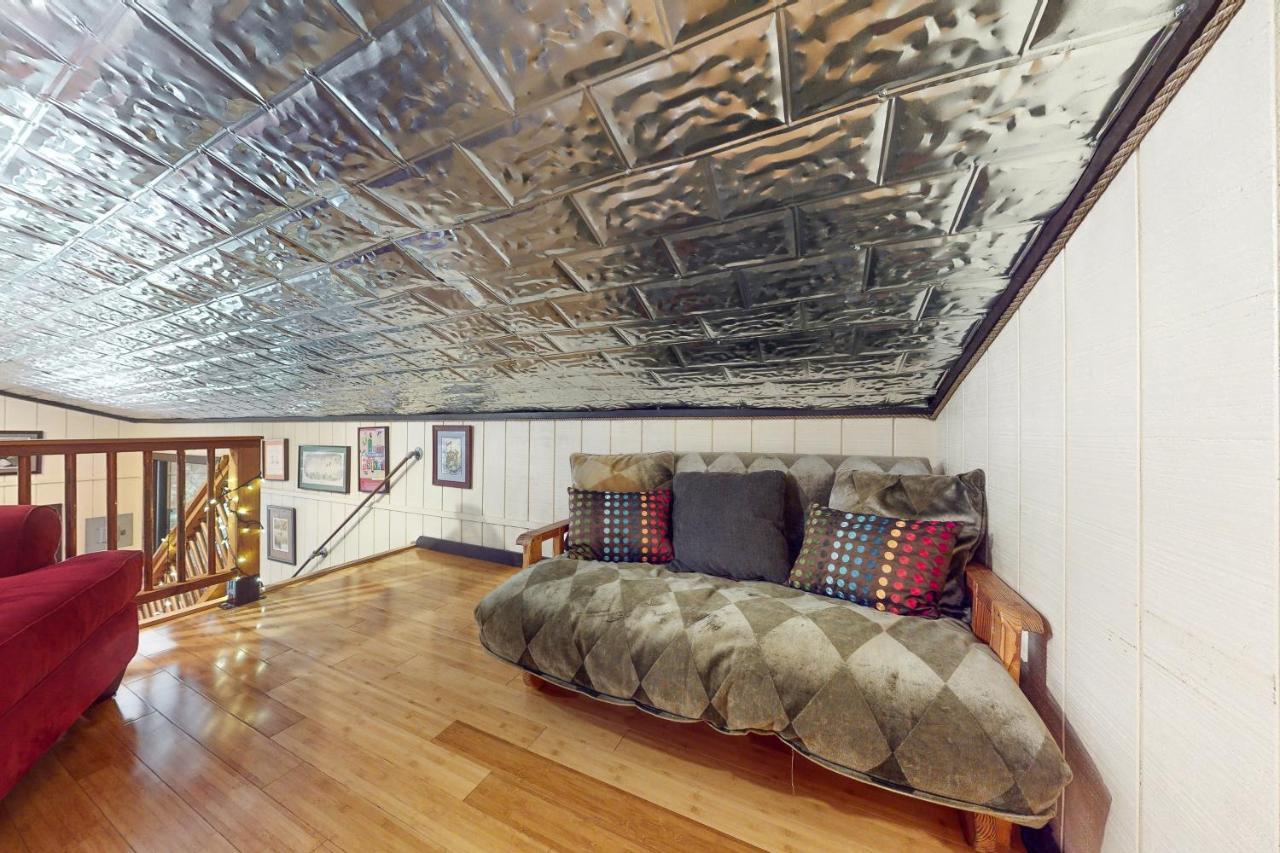Cabin-style Book House & Writing Barn