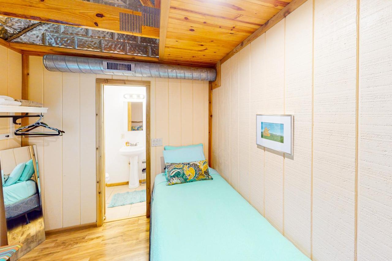 Cabin-style Book House & Writing Barn *