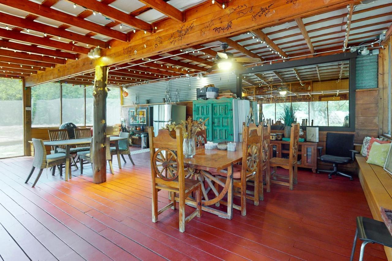 Cabin-style Book House & Writing Barn Holiday home *