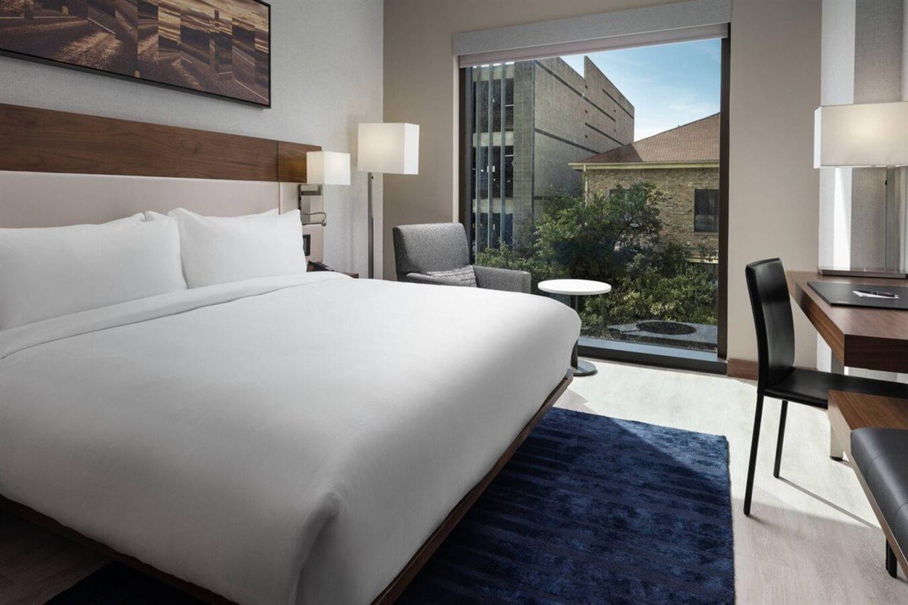 Hotel Ac By Marriott Austin-university