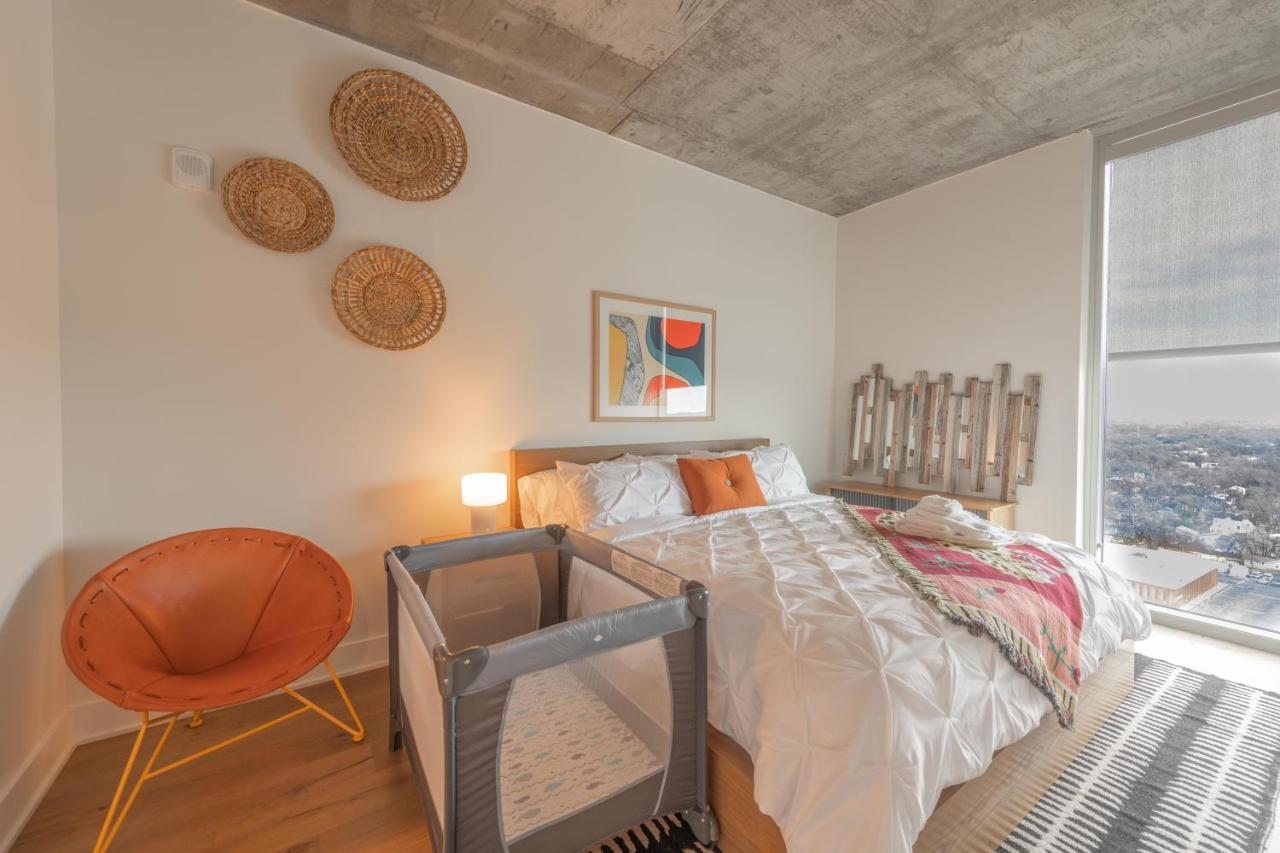 Aparthotel Upscale Rainey St Homes - Peloton, Gym, Rooftop Pool, Wifi Included Austin