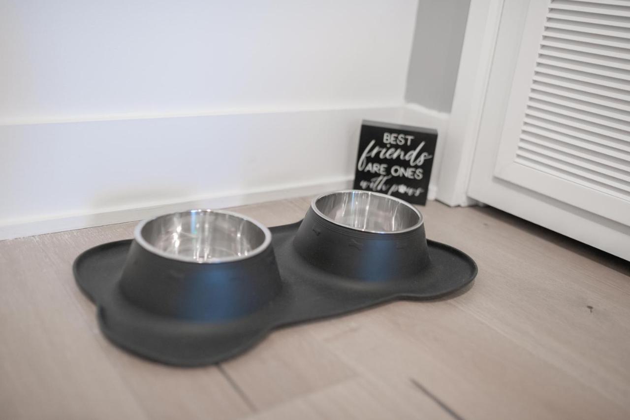 Aparthotel Upscale Rainey St Homes - Peloton, Gym, Rooftop Pool, Wifi Included *