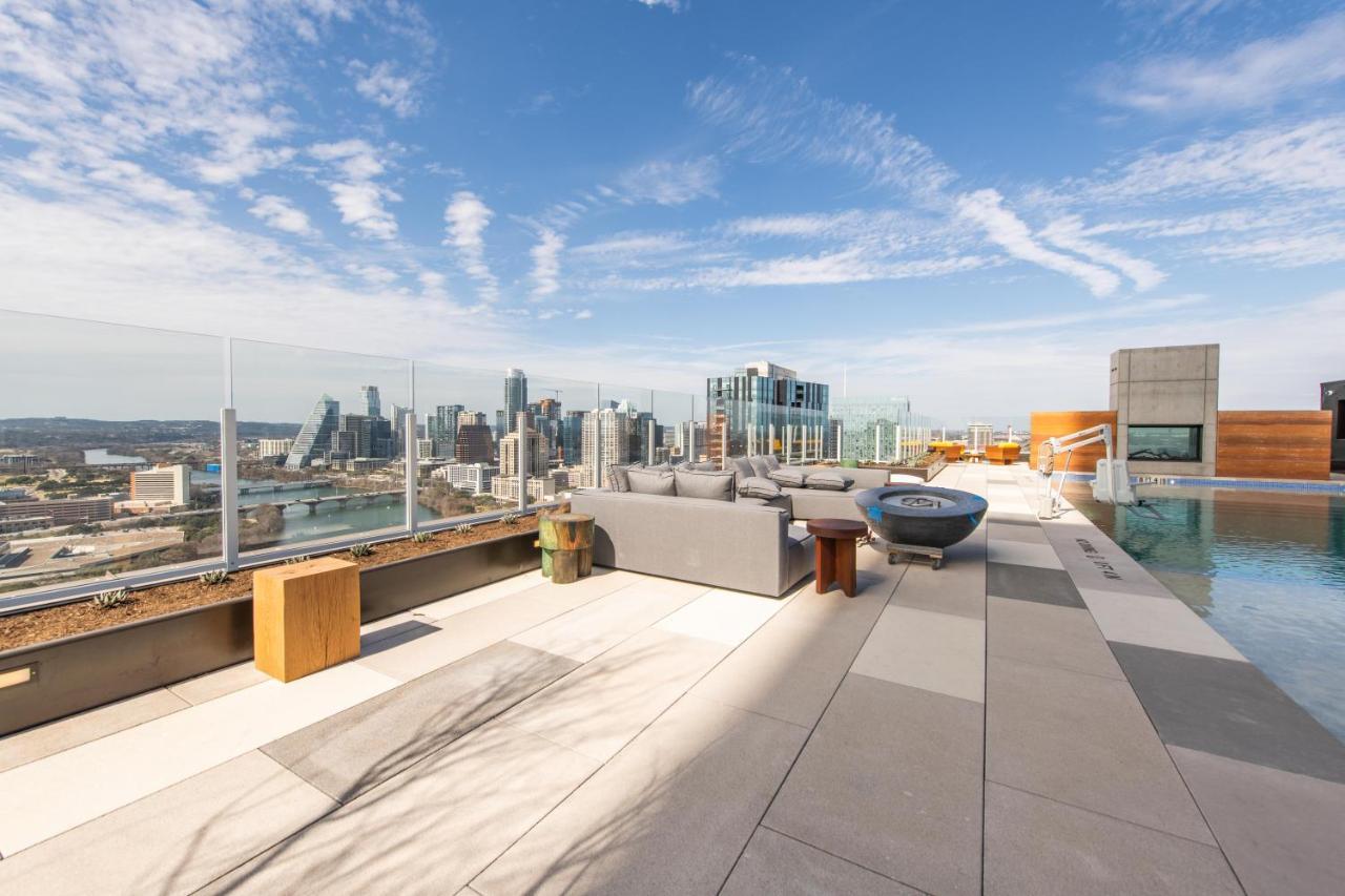 Aparthotel Upscale Rainey St Homes - Peloton, Gym, Rooftop Pool, Wifi Included *