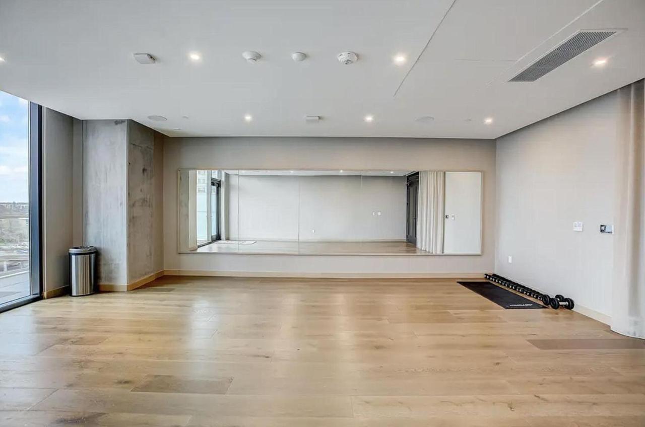 Upscale Rainey St Homes - Peloton, Gym, Rooftop Pool, Wifi Included Aparthotel