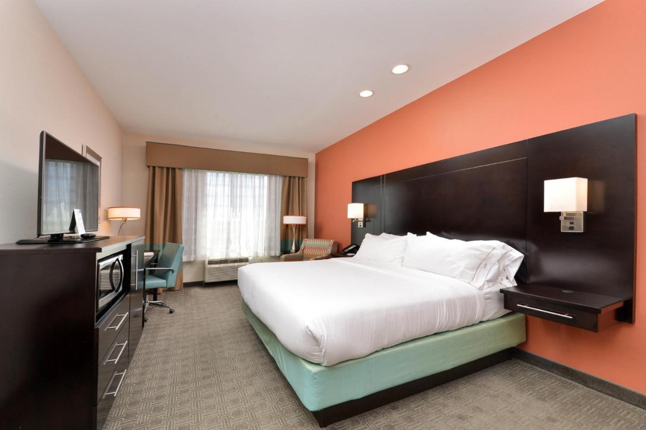 Express & South By Ihg Hotel 3*