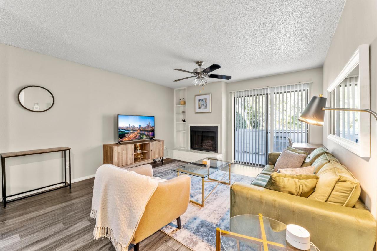 Apartment Vivant - Sola Chic King Bed Suites, Close To Downtown