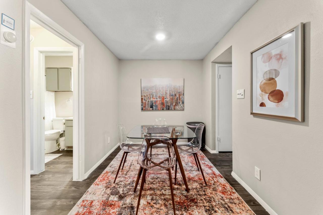 Vivant - Sola Chic King Bed Suites, Close To Downtown Apartment Austin